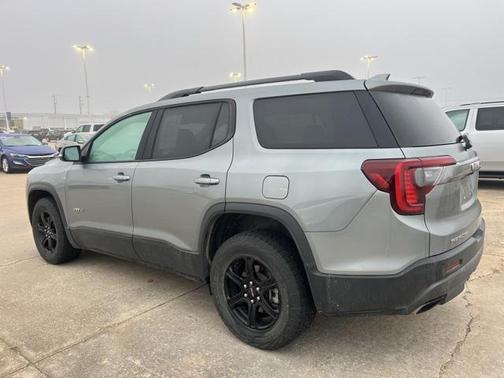 2023 GMC Acadia AWD AT4