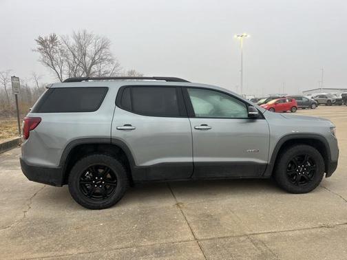 2023 GMC Acadia AWD AT4