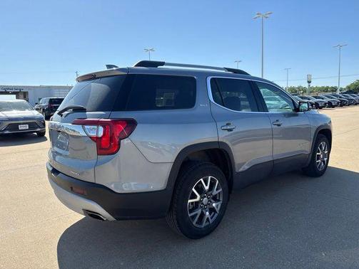 Sterling Metallic 2023 GMC Acadia AWD SLT