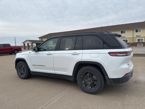 2024 Jeep Grand Cherokee 4xe Trailhawk