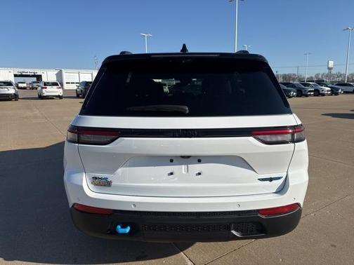 2024 Jeep Grand Cherokee 4xe Trailhawk