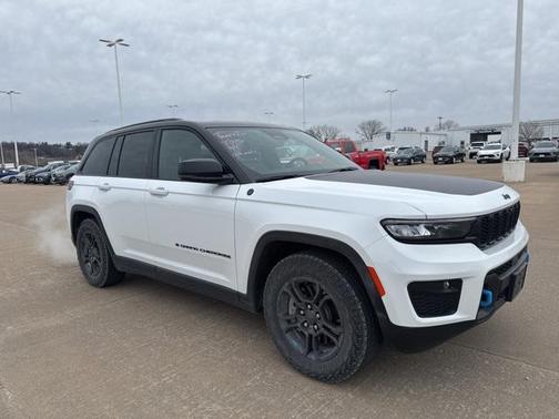 2024 Jeep Grand Cherokee 4xe Trailhawk