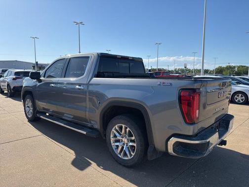 Quicksilver Metallic 2021 GMC Sierra 1500 SLT