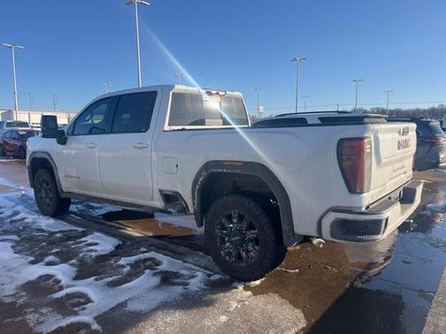 2024 GMC Sierra 2500 AT4