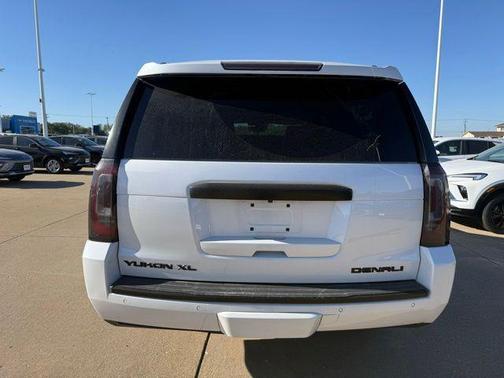 White Frost Tricoat 2020 GMC Yukon XL Denali