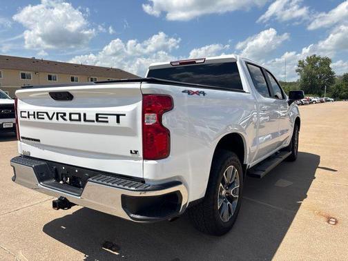 Summit White 2025 Chevrolet Silverado 1500 LT