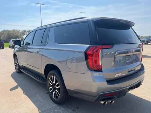 2022 GMC Yukon XL 4WD AT4