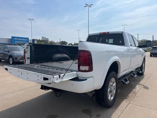2018 RAM 2500 Laramie Crew Cab 4x4 8' Box