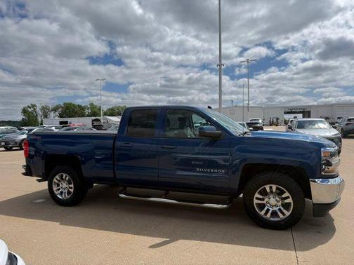 Deep Ocean Blue Metallic 2017 Chevrolet Silverado 1500 1LT