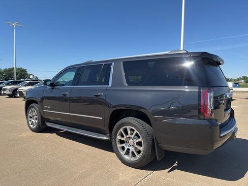 Carbon Black Metallic 2020 GMC Yukon XL Denali