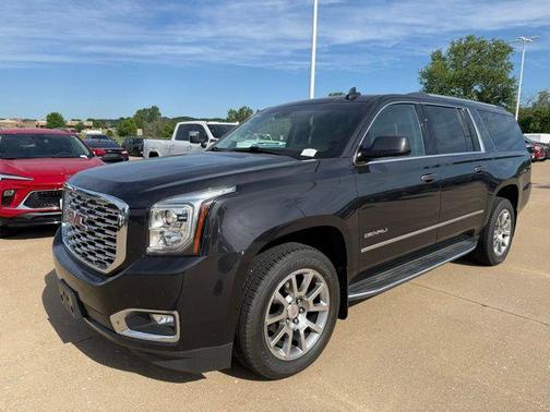 Carbon Black Metallic 2020 GMC Yukon XL Denali