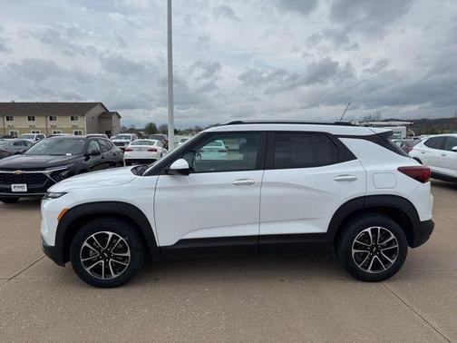 Summit White 2024 Chevrolet Trailblazer LT