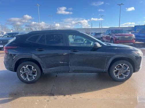 2024 Chevrolet Trax LT