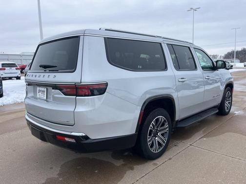 2024 Jeep Wagoneer L Series II 4x4