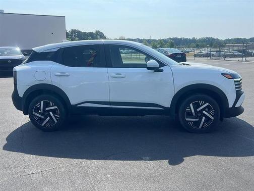 Fresh Powder 2025 Nissan Kicks SV