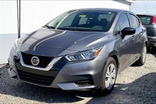 Gun Metallic 2022 Nissan Versa 1.6 S