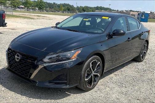 Black 2025 Nissan Altima SR
