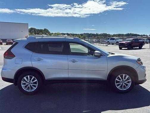 Brilliant Silver Metallic 2020 Nissan Rogue SV