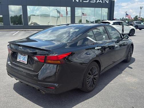 Black 2025 Nissan Altima SV