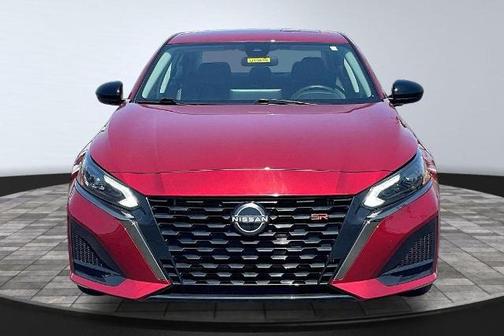Scarlet Ember 2024 Nissan Altima 2.5 SR