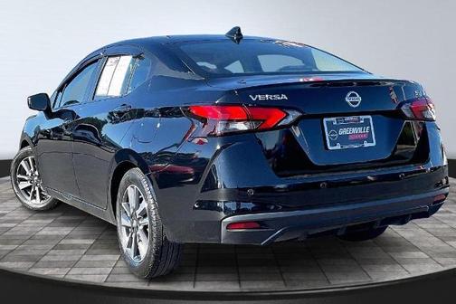 2022 Nissan Versa 1.6 SV