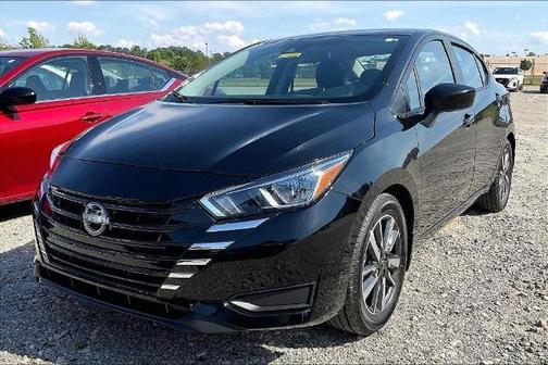 Black 2024 Nissan Versa 1.6 SV
