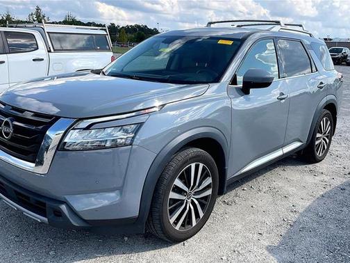 Boulder Gray Pearl 2023 Nissan Pathfinder Platinum
