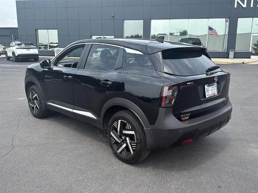 Super Black 2025 Nissan Kicks SV