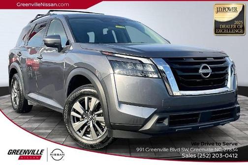 2024 Nissan Pathfinder SV