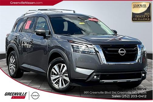 2023 Nissan Pathfinder SL