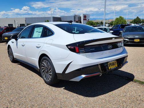 2025 Hyundai SONATA Hybrid SE