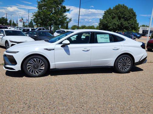 2025 Hyundai SONATA Hybrid SE