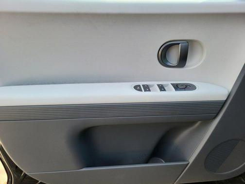 2025 Hyundai IONIQ 5 SE