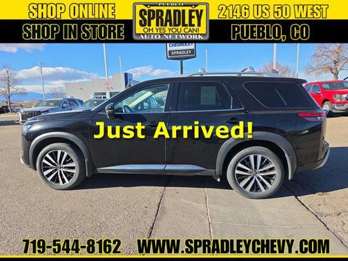 2024 Nissan Pathfinder Platinum