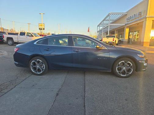 2022 Chevrolet Malibu FWD LT