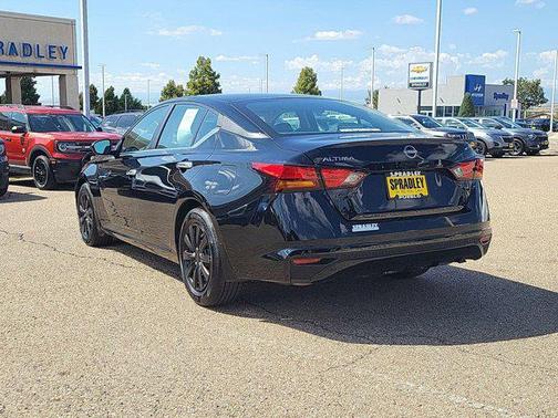 2024 Nissan Altima S FWD
