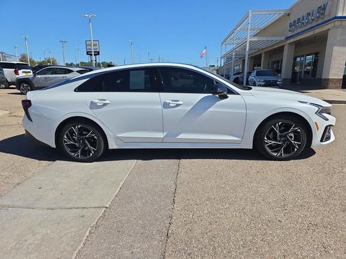 Snow White Pearl 2025 Kia K5 GT-Line