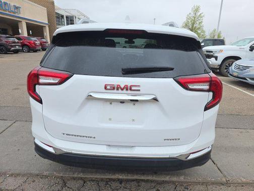 2024 GMC Terrain SLT