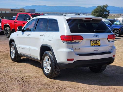 Bright White Clearcoat 2016 Jeep Grand Cherokee Laredo