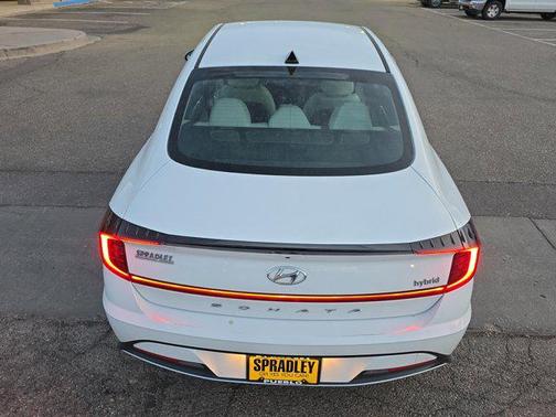 2022 Hyundai SONATA Hybrid SE