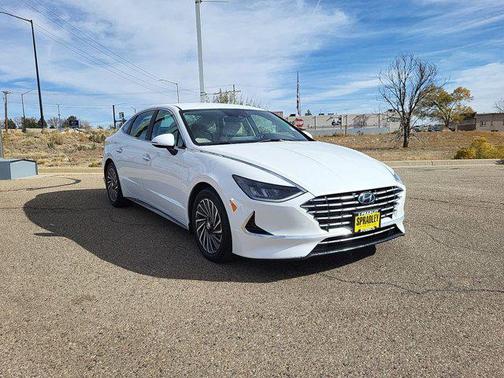 2022 Hyundai SONATA Hybrid SE