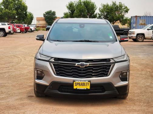 Sterling Grey Metallic 2023 Chevrolet Traverse Premier