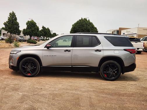 Sterling Grey Metallic 2023 Chevrolet Traverse Premier
