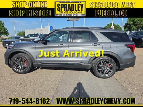 Carbonized Gray Metallic 2025 Ford Explorer ST-Line