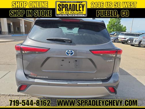 Magnetic Gray Metallic 2021 Toyota Highlander Hybrid Platinum