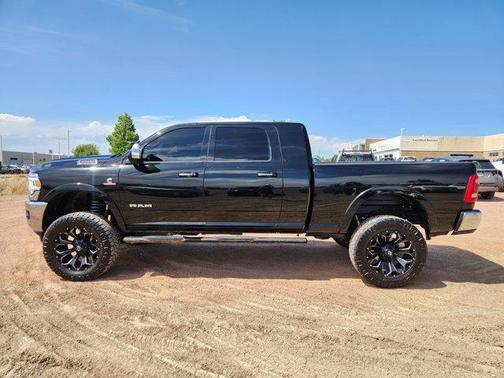 Diamond Black Crystal Pearlcoat 2020 RAM 2500 Laramie Mega Cab 4x4 6'4' Box