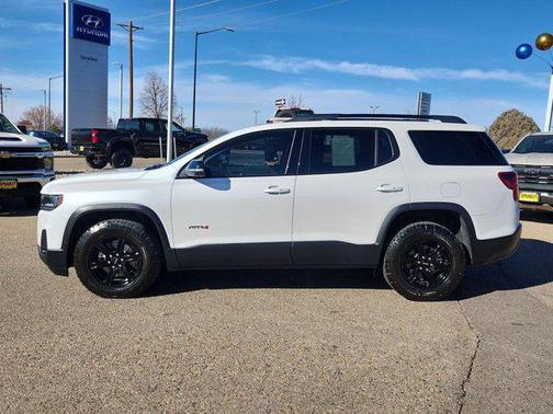 2023 GMC Acadia AWD AT4