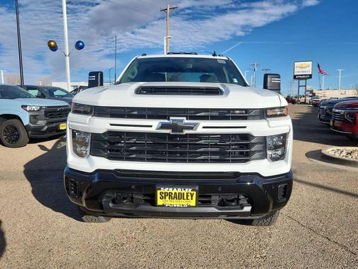 Summit White 2026 Chevrolet Silverado 2500 Custom