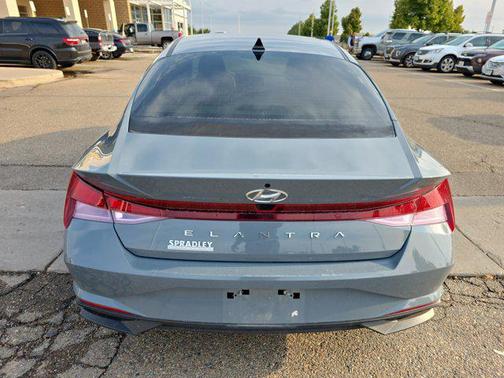 2022 Hyundai ELANTRA SEL