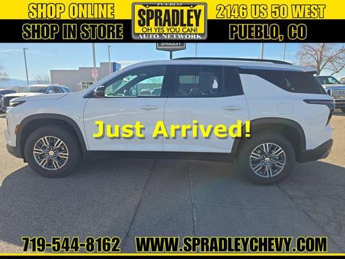 Summit White 2025 Chevrolet Traverse LT
